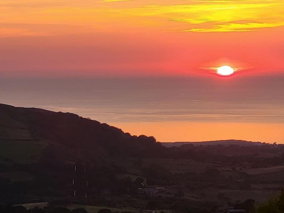 Llanllyfni Amazing Coastal & Sunset Views In Eryriヴィラ エクステリア 写真